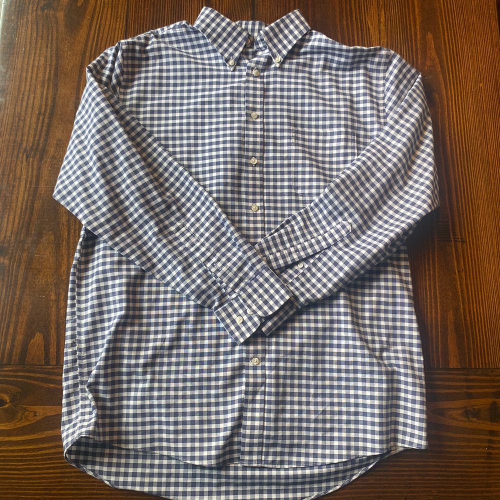 Stafford Men’s Regular fit wrinkle free long sleeve dress shirt